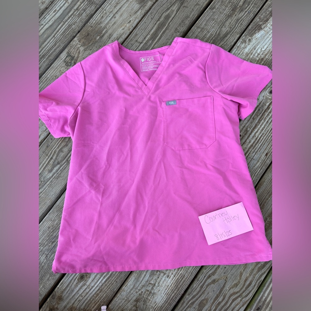 Figs F*i g Pink scrub set